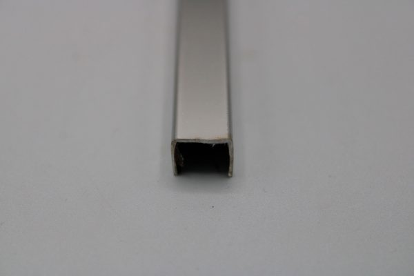 Listelo-_U_-10mm-Acero-Brillo