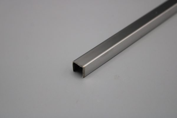 Listelo-u-10mm-Acero-Brillo